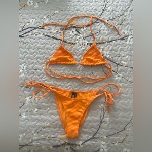Triangl orange bikini